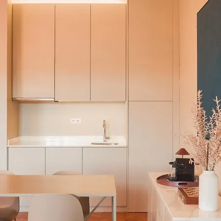 Altus 68 - River View, Floor With Elevator *